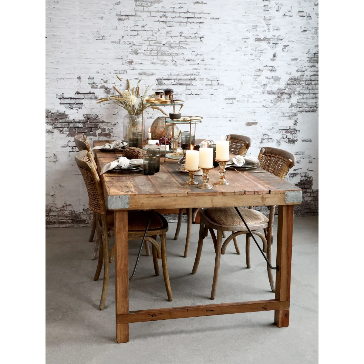 Skandinavischer alter Holztisch aus Recyclingholz Luxurelle Nordic Patina – Bild 2